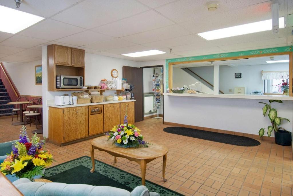 Americas Best Value Inn Torrington Luaran gambar